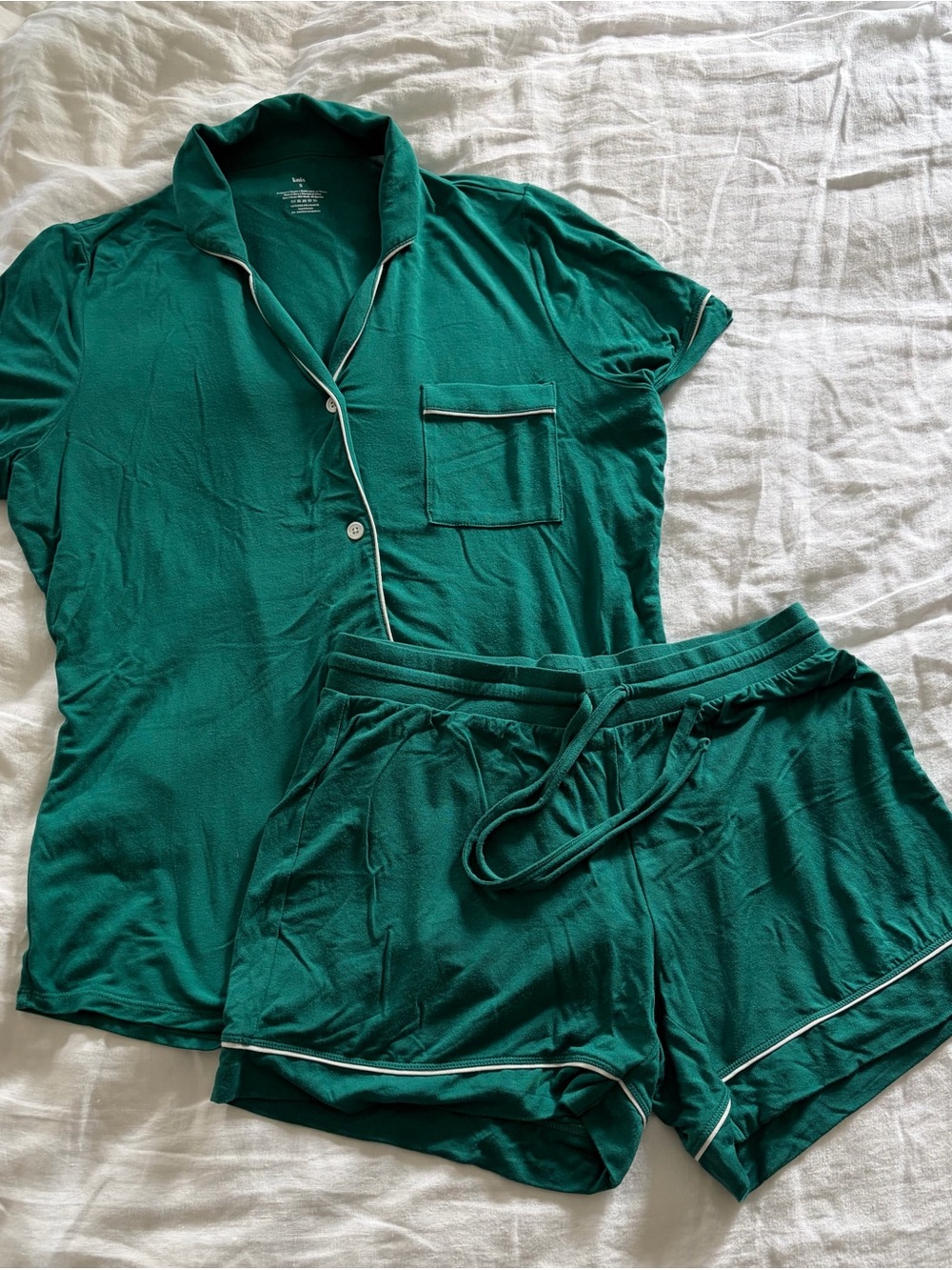 knix Limited Edition Emerald Green Short-Sleeve Pajama Set with Contrasting Trim